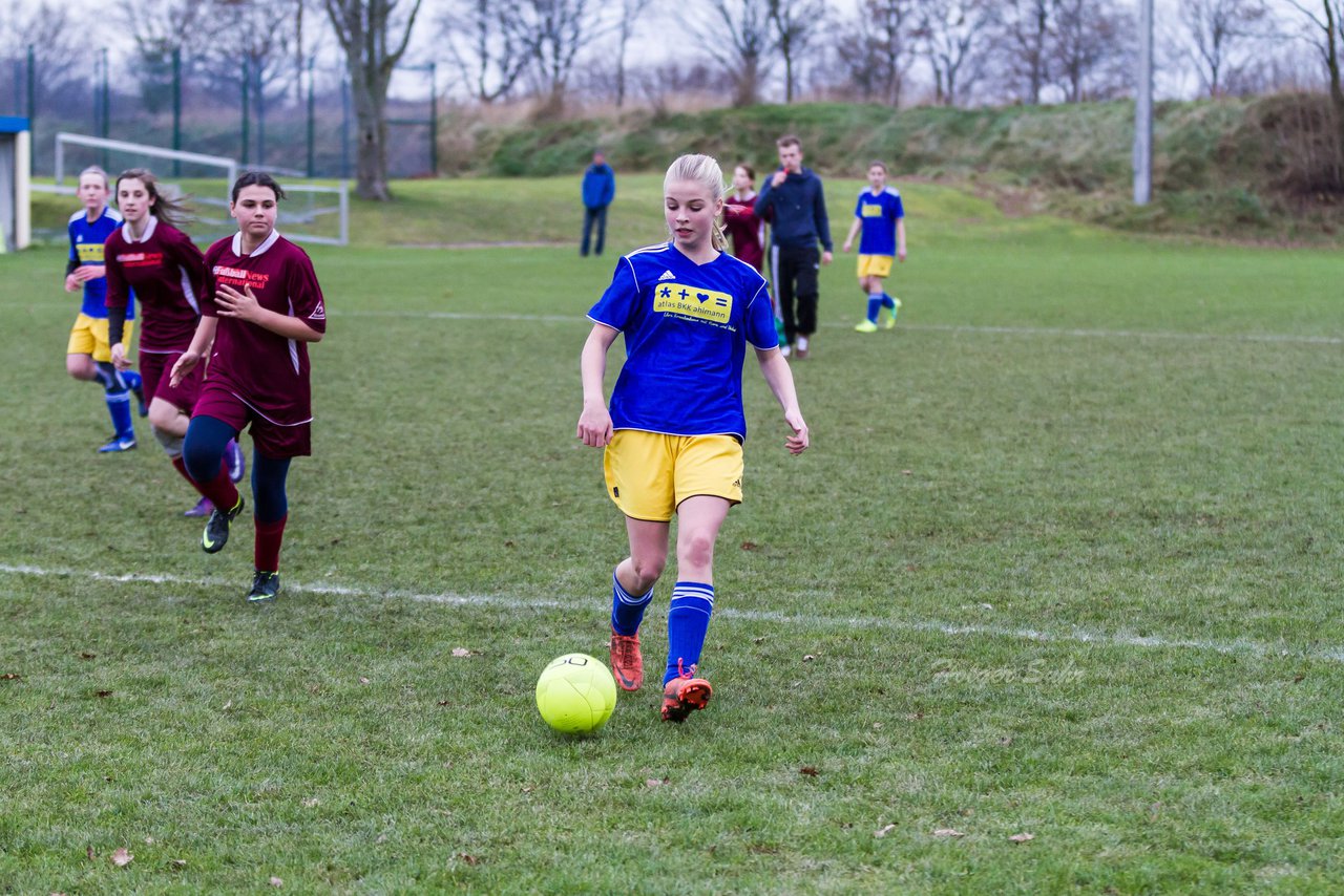 Bild 134 - B-Juniorinnen TSV Gnutz o.W. - SV Henstedt Ulzburg II : Ergebnis: ca. 5:0